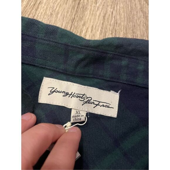 Young Hearts Run Free XL Green Plaid Flannel Top New - Picture 3 of 5